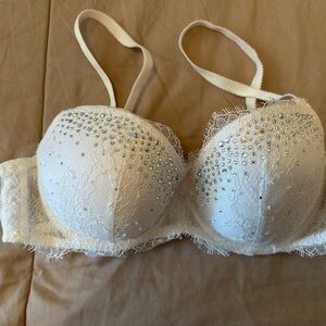 Victoria's Secret Ivory Lace Push-Up Bra with Crystal Accents